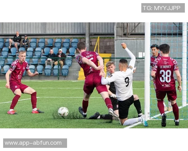 足球历史上的传奇瞬间与经典赛事回顾探索 足球历史上的传奇瞬间与经典赛事回顾探索